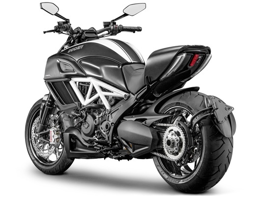 Фото мотоцикла Ducati Diavel Carbon